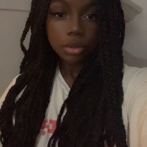 Meet your Posher, Makayla